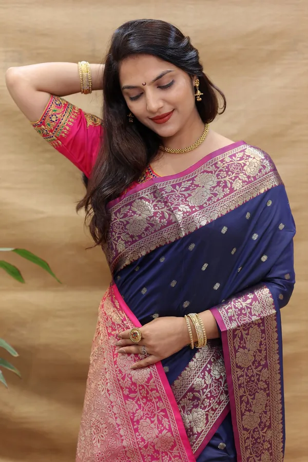 Women's_Soft__Silk_Saree_With_Blouse_Piece�