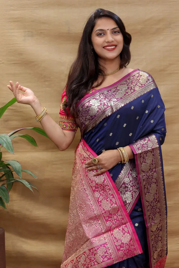 Women's_Soft__Silk_Saree_With_Blouse_Piece�