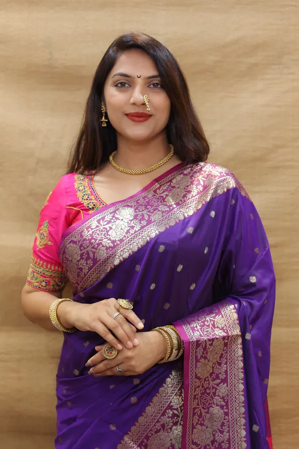 Women's_Soft__Silk_Saree_With_Blouse_Piece