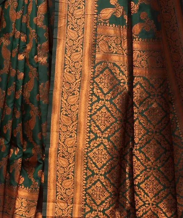 Women's_Kanjivaram_Soft_Silk_Saree_With_Blouse_Piece
