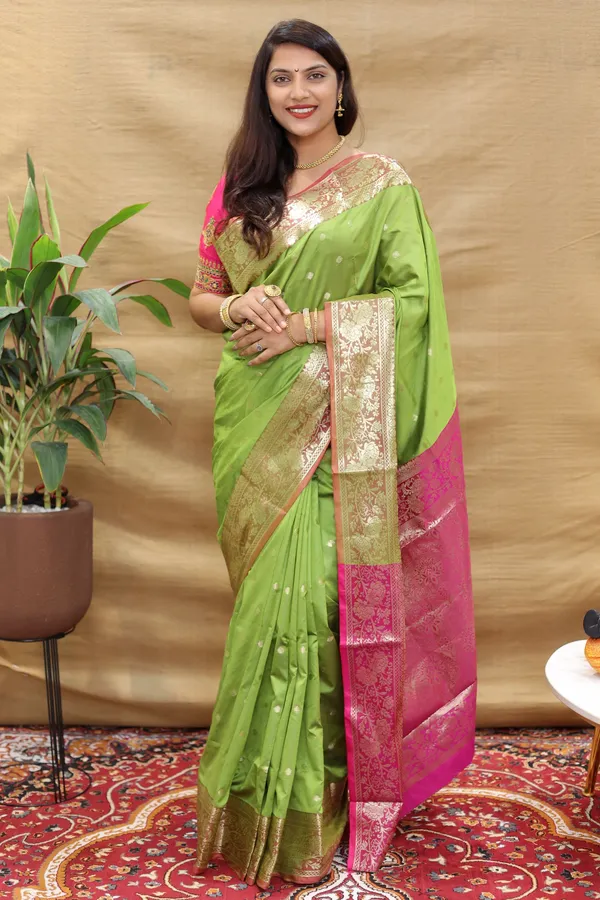 Women's_Soft__Silk_Saree_With_Blouse_Piece