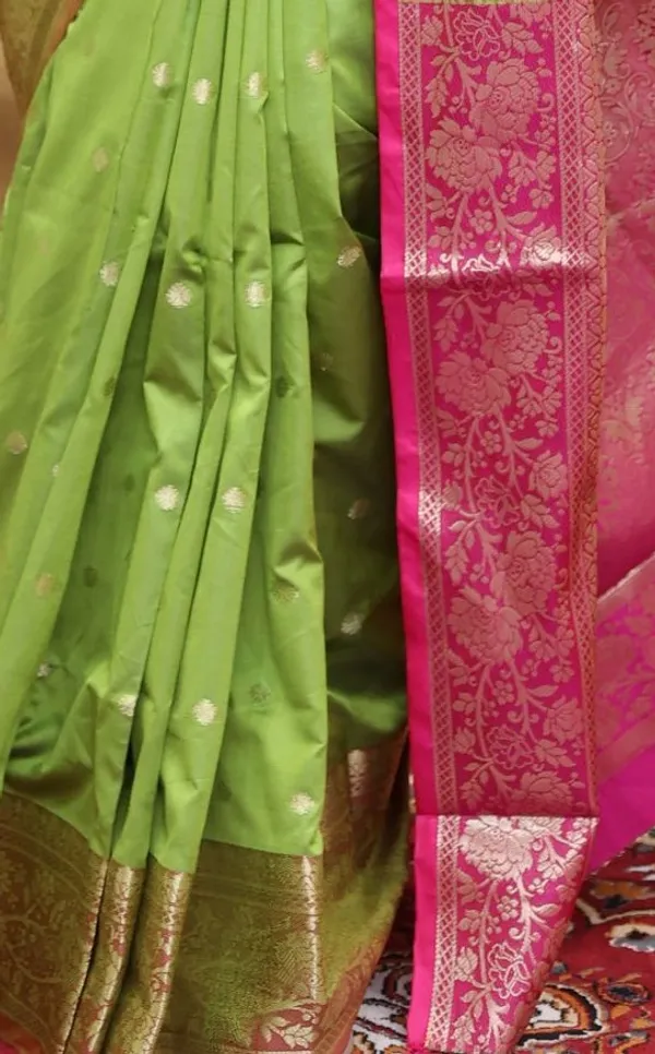 Women's_Soft__Silk_Saree_With_Blouse_Piece