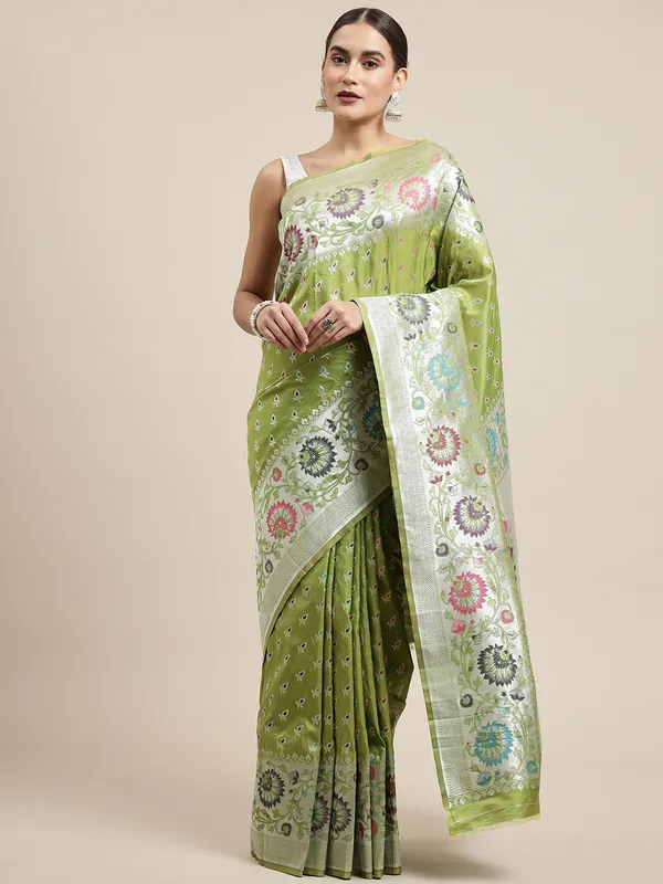 Green_Banarasi_Silk_Saree_With_Rich_Pallu_And_Unstiched_Blouse_Piece.