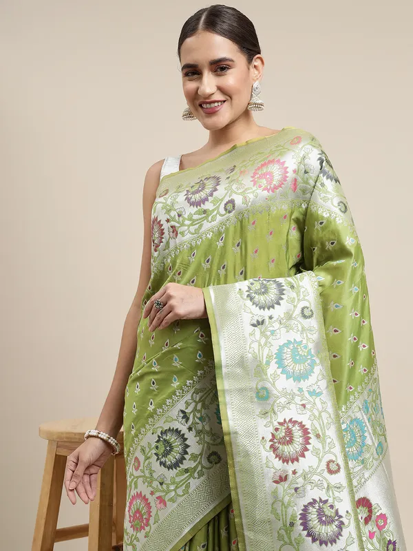 Green_Banarasi_Silk_Saree_With_Rich_Pallu_And_Unstiched_Blouse_Piece.