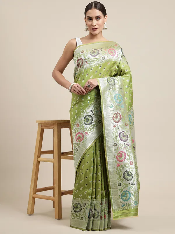 Green_Banarasi_Silk_Saree_With_Rich_Pallu_And_Unstiched_Blouse_Piece.