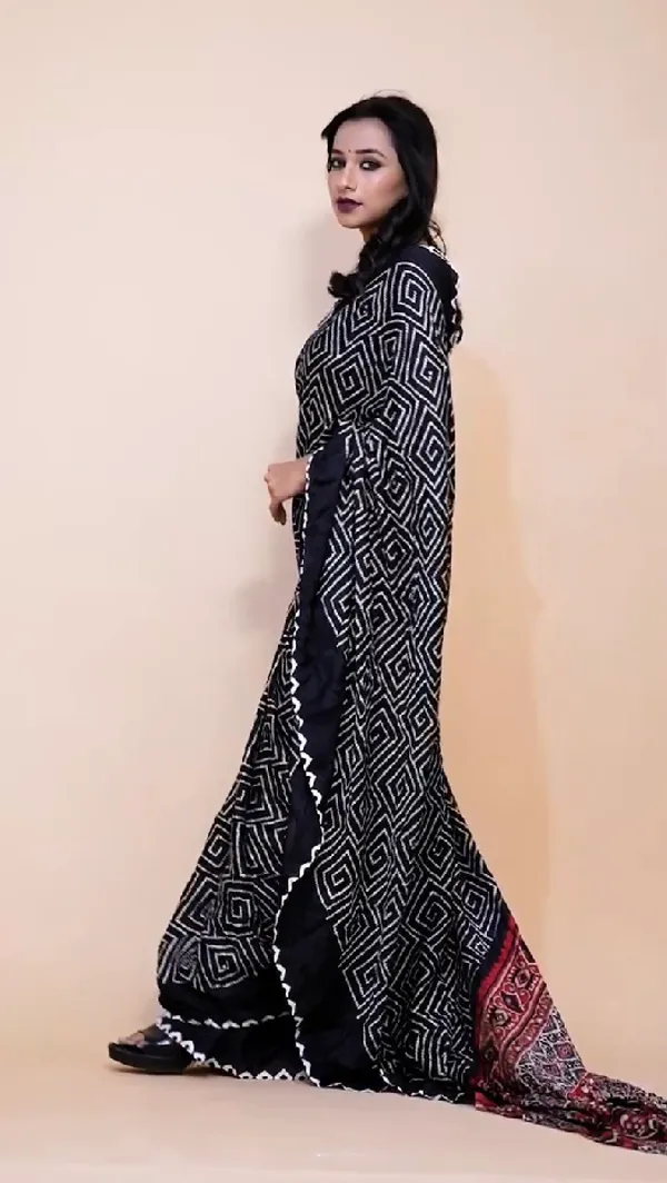 Sparkling_&_Stunning_Party_Wear_Black_Moss_Bandhani_Saree