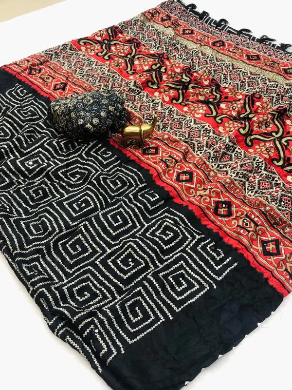 Sparkling_&_Stunning_Party_Wear_Black_Moss_Bandhani_Saree