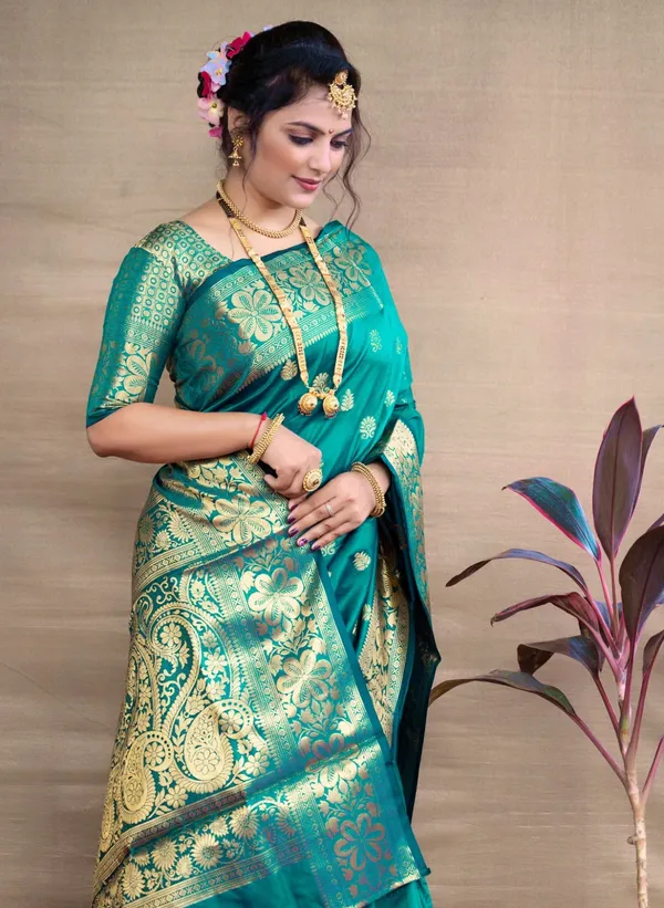 Desirable_Rama_Banarasi_Silk_Saree_With_Assemblage_Blouse_Piece