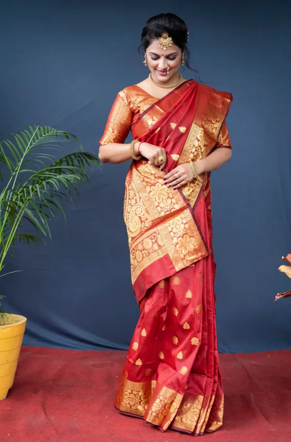 Fancifull_Red_Banarasi_Silk_Saree_With_Assemblage_Blouse_Piece
