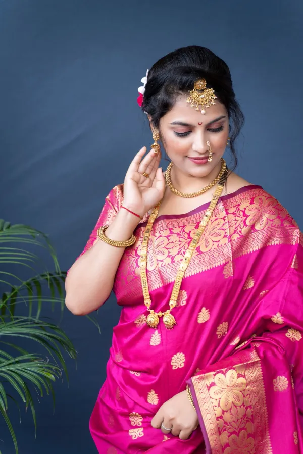 Flameboyant_Dark_Pink_Banarasi_Silk_Saree_With_Assemblage_Blouse_Piece
