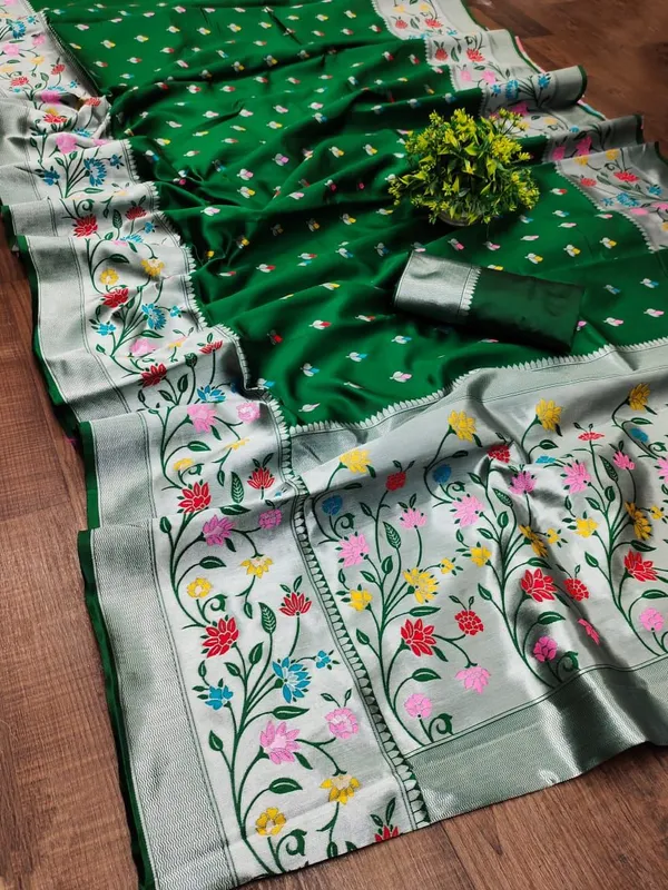 Groovy_Light_Green_Soft_Banarasi_Silk_Saree_With_Conflate_Blouse_Piece