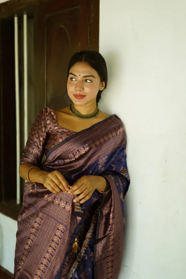 Ideal_Royal_Blue_Soft_Silk_Saree_With_Bucolic_Blouse_Piece
