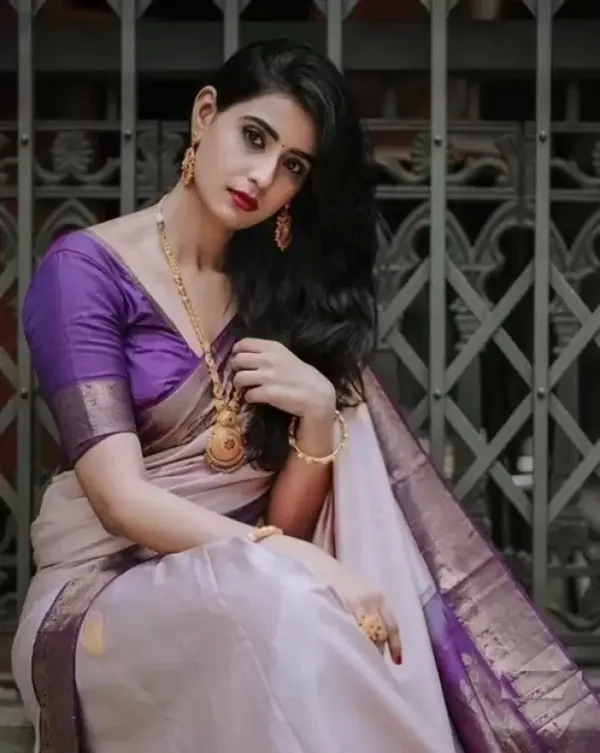Marvellous_Soft_Banarasi_Silk_Saree_With_Unique_Blouse_Piece