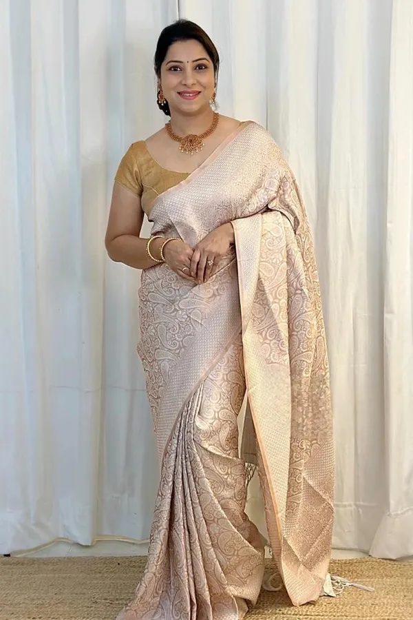 Moiety_White_Soft_Banarasi_Silk_Saree_With_Panoply_Blouse_Piece