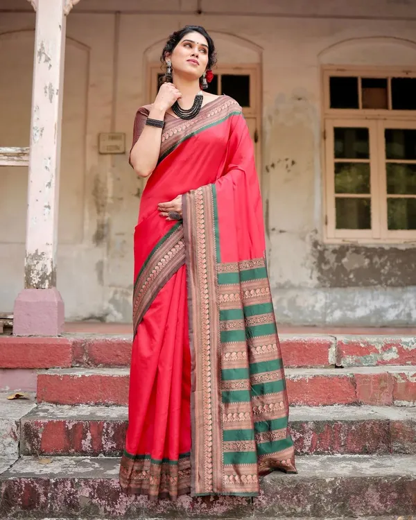 Phenomenal_Light_Pink_Soft_Silk_Saree_With_Dazzling_Blouse_Piece