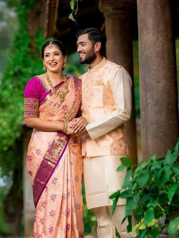 Pink_Woven_Kanjivaram_Silk_Saree_with_Saree_Cover