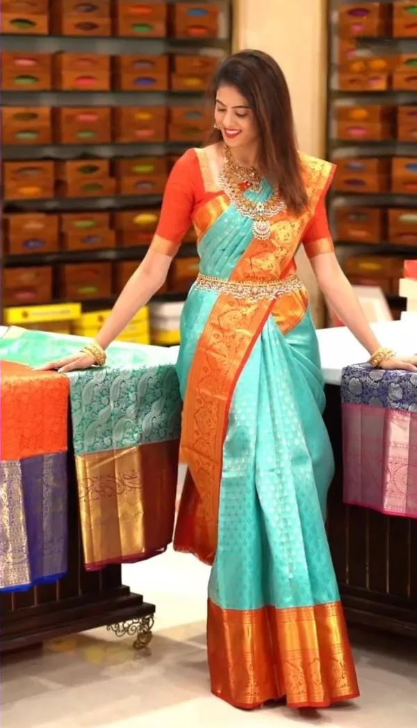 Supernal_Soft_Silk_Saree_With_Incomparable_Blouse_Piece