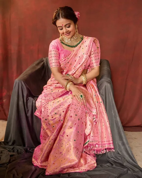 Pink_Woven_Kanjivaram_Silk_Saree_with_Saree_Cover