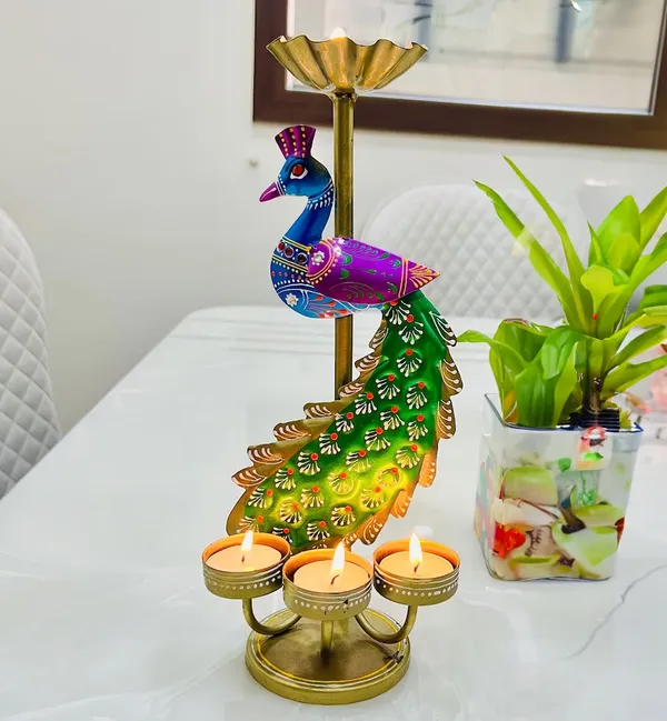 Metal_peacock_T_light_candle_holder