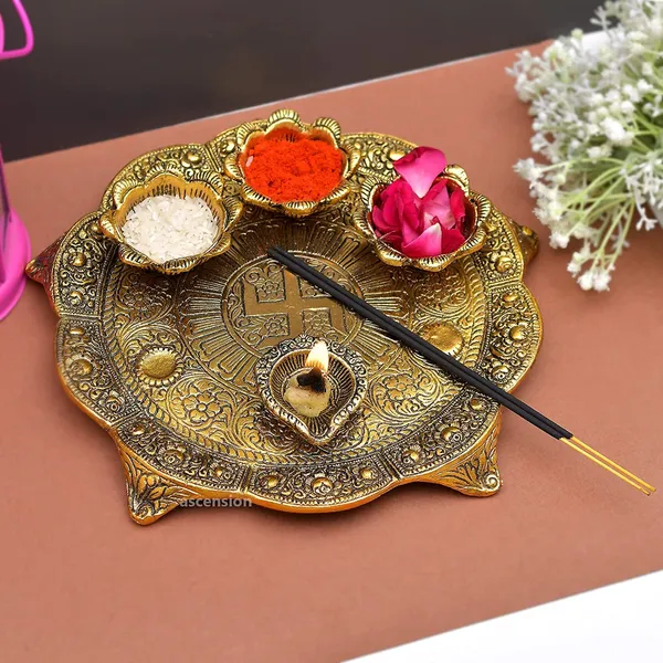 Metal_Pooja_Thali_with_Diya_for_Pooja_Home/Temple/Mandir,Decorative_Showpiece_Pooja_Thali_Set_for_Diwali_Poojan_Wedding_Gift_Article,_Gold