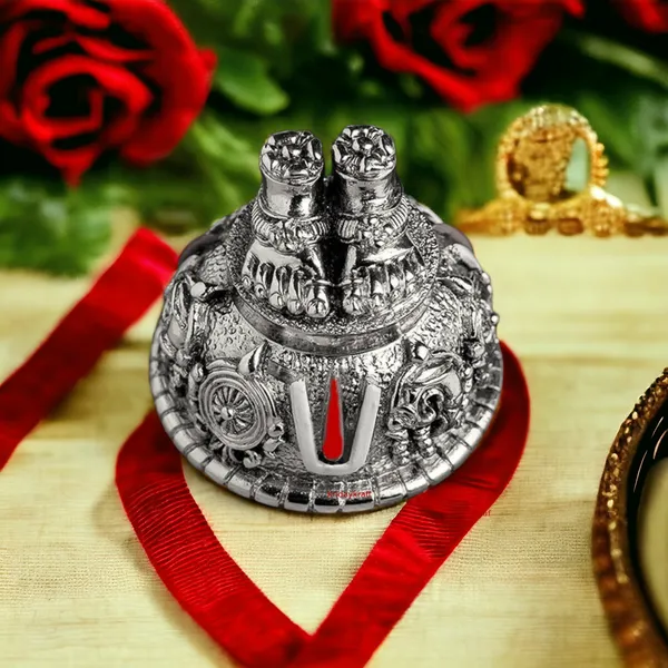 Venkateswara_Swami_Tirupati_Balaji_Vishnu_Charan_Paduka_Silver_Plated_shank_chakar_tilak_Namah_for_home_/_Car_Dashboard