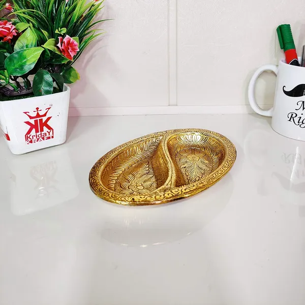 Metal_Decorative_Tray_for_Tableware,Dry_Fruit_Tray,Saunf_Supari_Candy,Dry_Fruit_and_Sweets_Serving_Tray