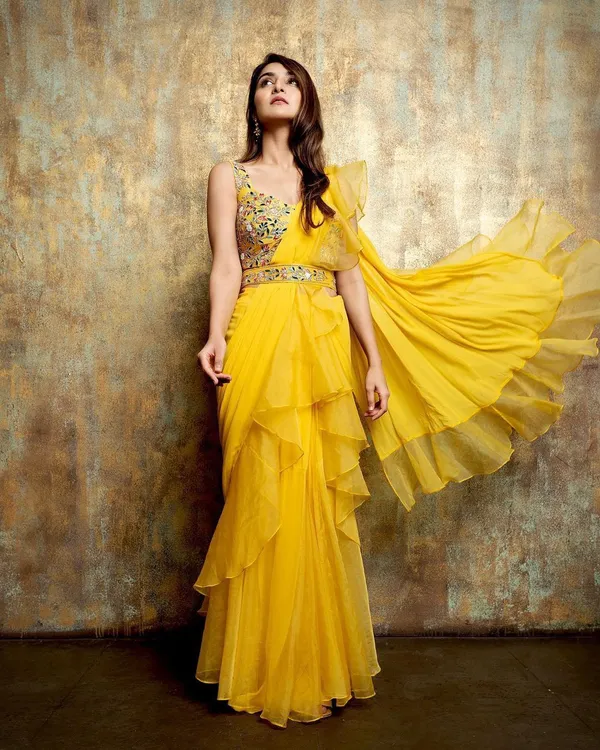 Yellow Chiffon Ruffled Saree Set Design by Anushree Reddy at Pernia's Pop  Up Shop 2024