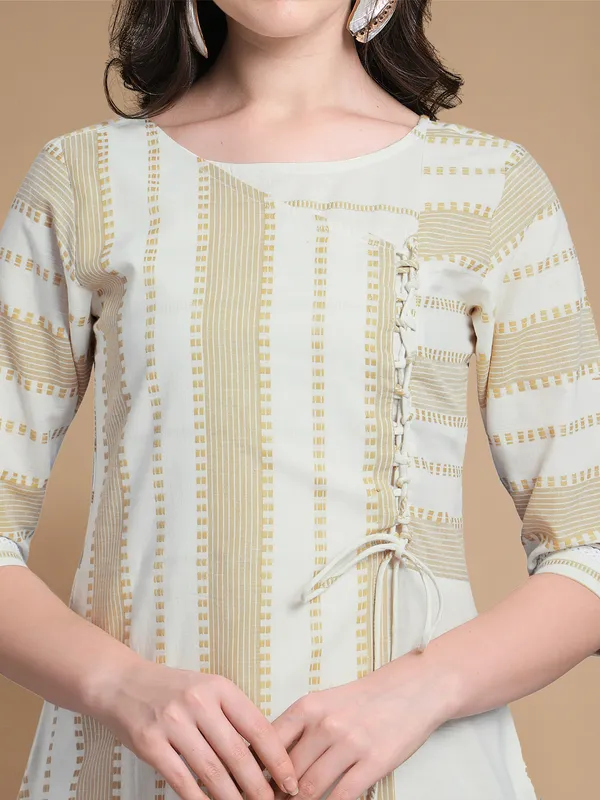 Rekha_Maniyar_Girls_And_Women's_Offwhite_Cotton_Weaved_ALine_Drawstring_Angrakha_Kurti