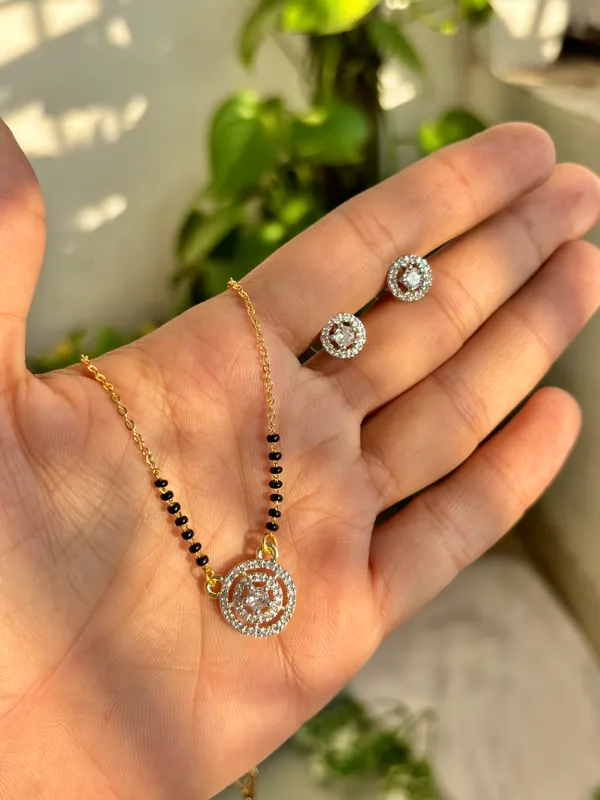 Modern mangalsutra design gold hot sale