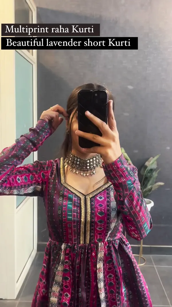 Beautiful_Multiprint_Short_Raha_Kurtis