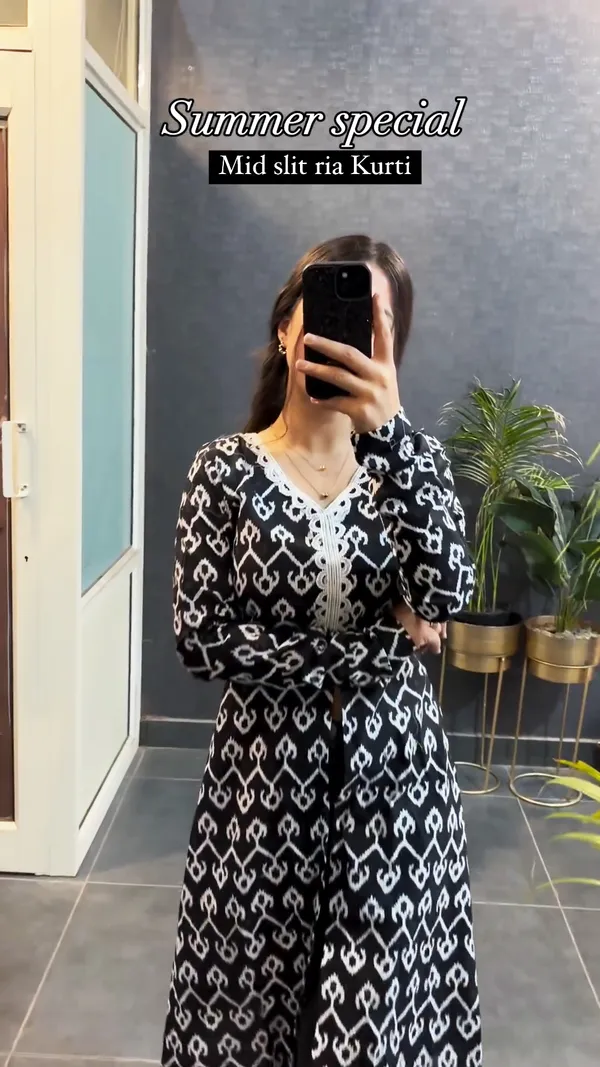 Presented_Summer_Special_Mid_Slit_Ria_Kurtis
