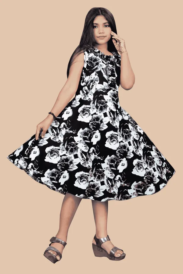 Girls_Black_&_White_Floral_Crepe_Print_Round_Neck_Knee_Length_Dress