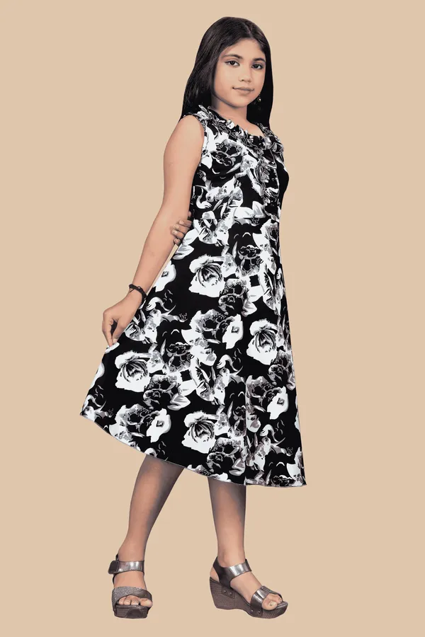 Girls_Black_&_White_Floral_Crepe_Print_Round_Neck_Knee_Length_Dress