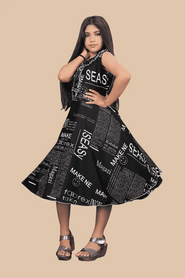 Girls_Black_&_White_Text_Paper_Crepe_Print_Round_Neck_Knee_Length_Dress