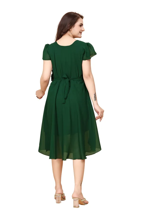 Women_Green_Solid_Knee_Length,_Fit_And_Flare_&_A-line_Georgette_Dress
