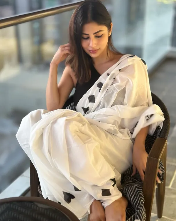 White_Colour_Linen_Saree_(With_Unstitched_Blouse_Piece)_(For_Women)
