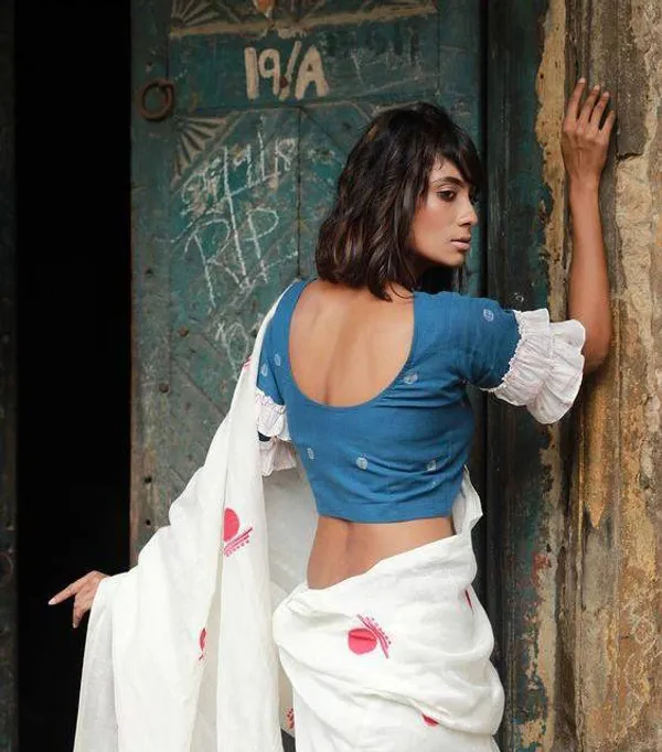 White_Colour_Linen_Saree_(With_Unstitched_Blouse_Piece)_(For_Women)