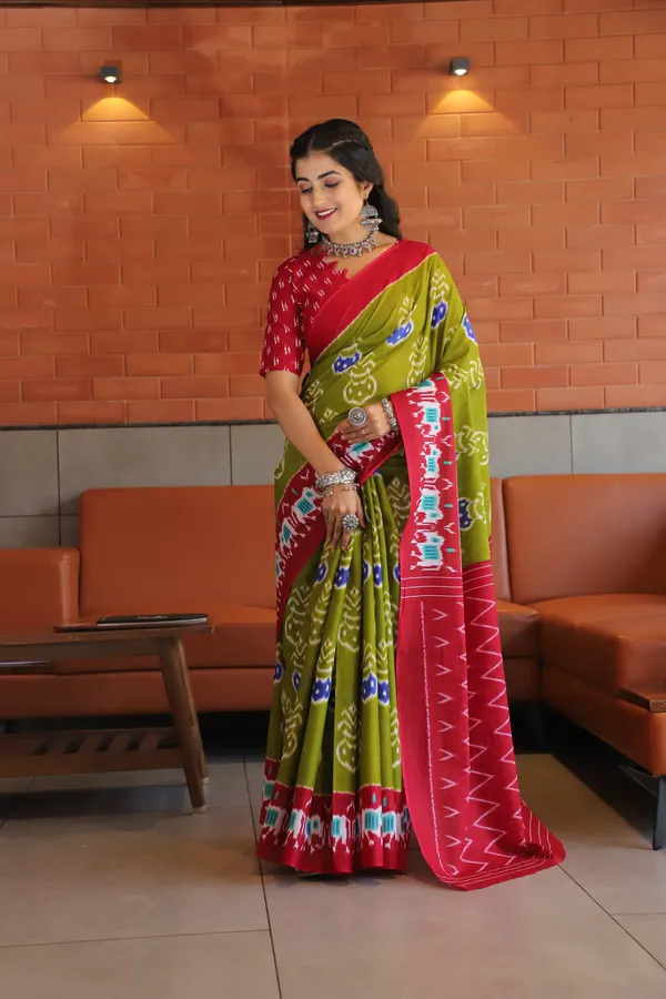 Ikkat_Hand_Block_Print_Print_Pure_Soft_Cotton_saree_With_Blouse_Piece