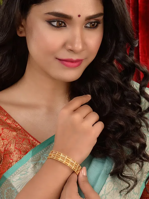 Gold_Plated_Ad_Diamond_Designer_Bangle(_Set_Of_2)