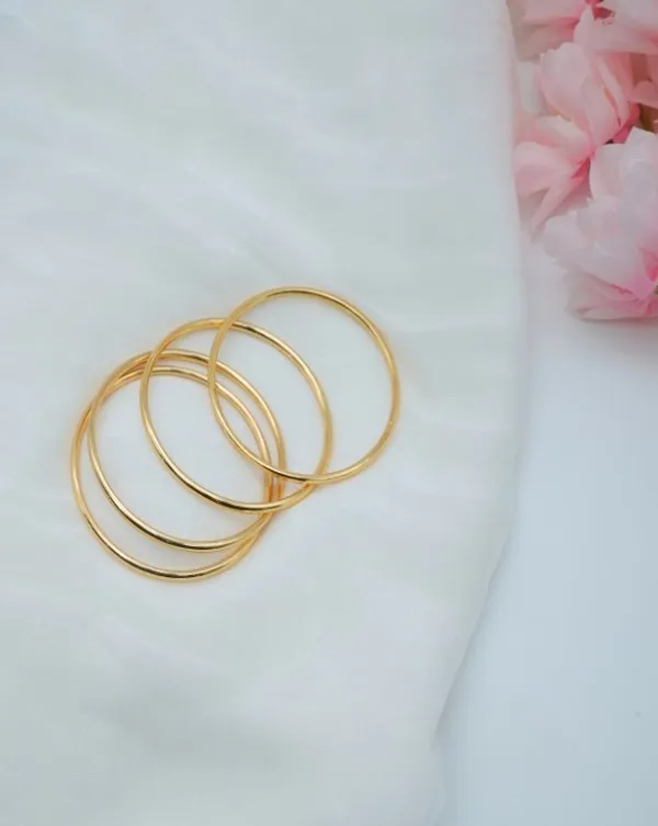 Casual_Wear_Micro_Gold_Plated_4_Pcs_Palin_Bangle_For_Girls_And_Women