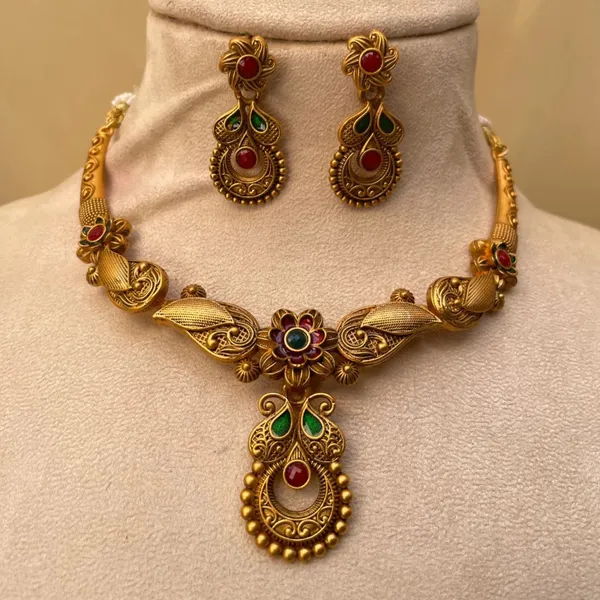 Matt_Polish_Necklace_&_Earrings