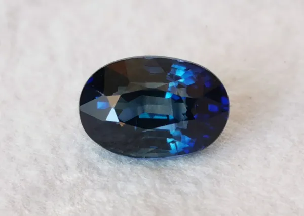 8,25 Ratti 7,72 carats saphir bleu (pierre NEELAM/NILAM) gemmes naturelles ce 8,25 Ratti 7,72 carats saphir bleu (pierre NEELAM/NILAM) gemmes naturelles ce