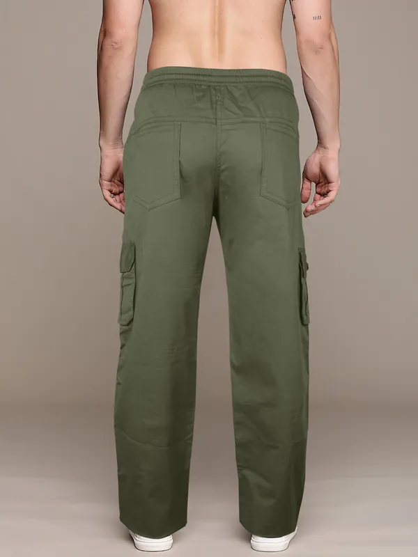 The_Streamlined_Olive_Cargos