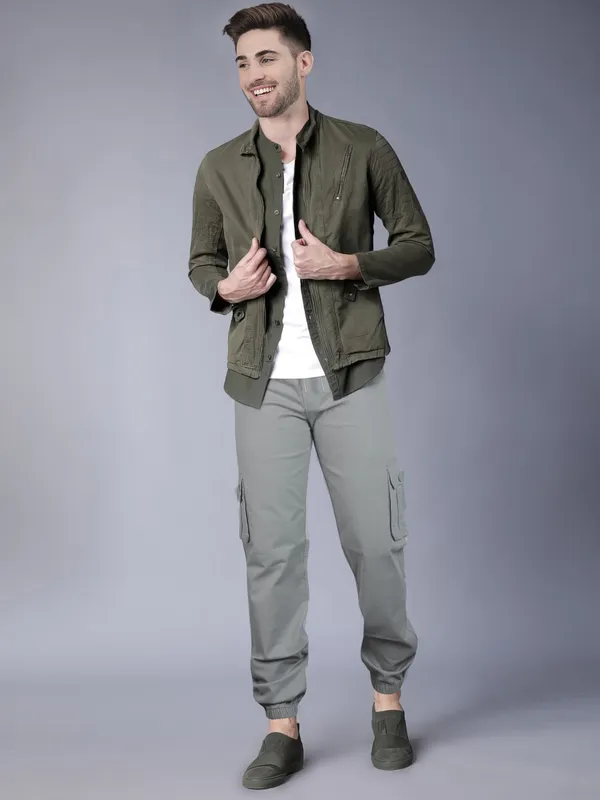 Men's_silver_cargos
