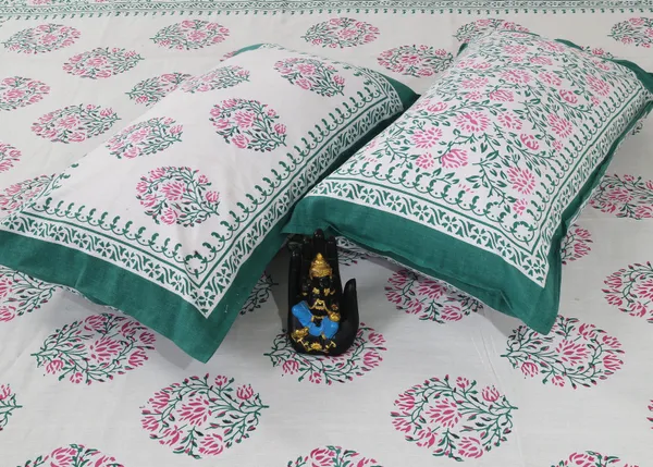 Cotton_King_Jaipuri_Prints_Flat_Bedsheet_(Pack_of_1,_Multicolor)_with_set_of_2_Pillow_Covers