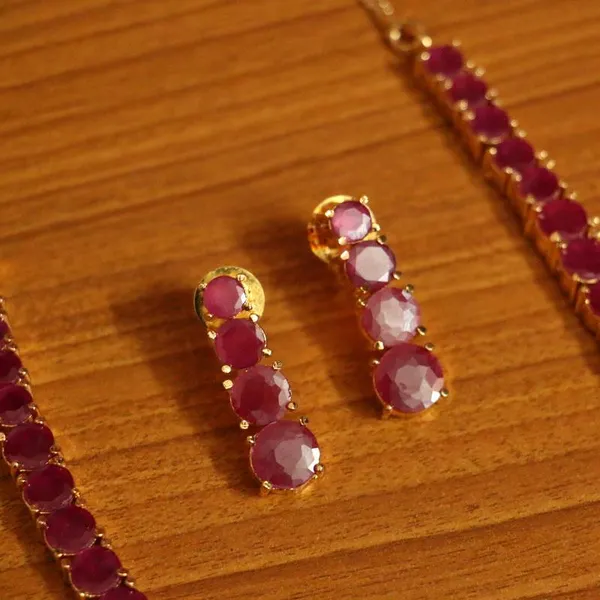 Red_Ruby_Necklace-Sets_for_Women