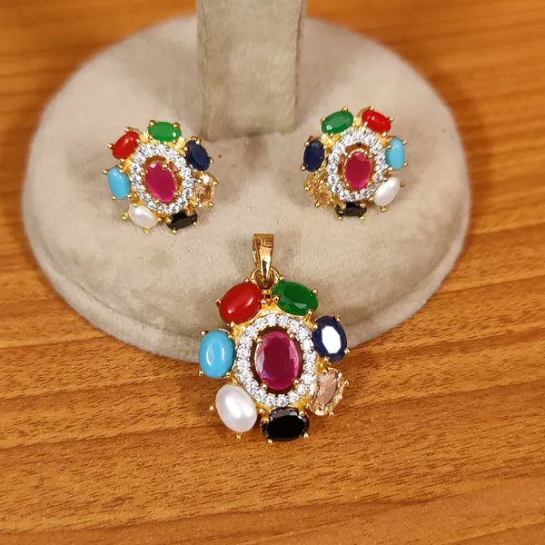 NAVRATAN_LOOK_OVAL_PENDANT_WITH_CHAIN