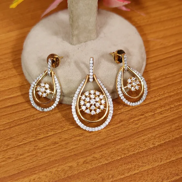 REAL_DIAMOND_LOOKALIKE_CZ_STUDDED_ELEGANT_PENDANT_SET_WITH_CHAIN