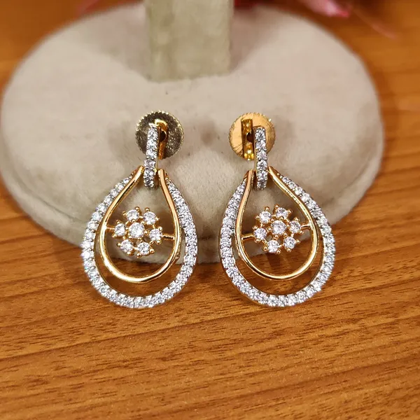 REAL_DIAMOND_LOOKALIKE_CZ_STUDDED_ELEGANT_PENDANT_SET_WITH_CHAIN