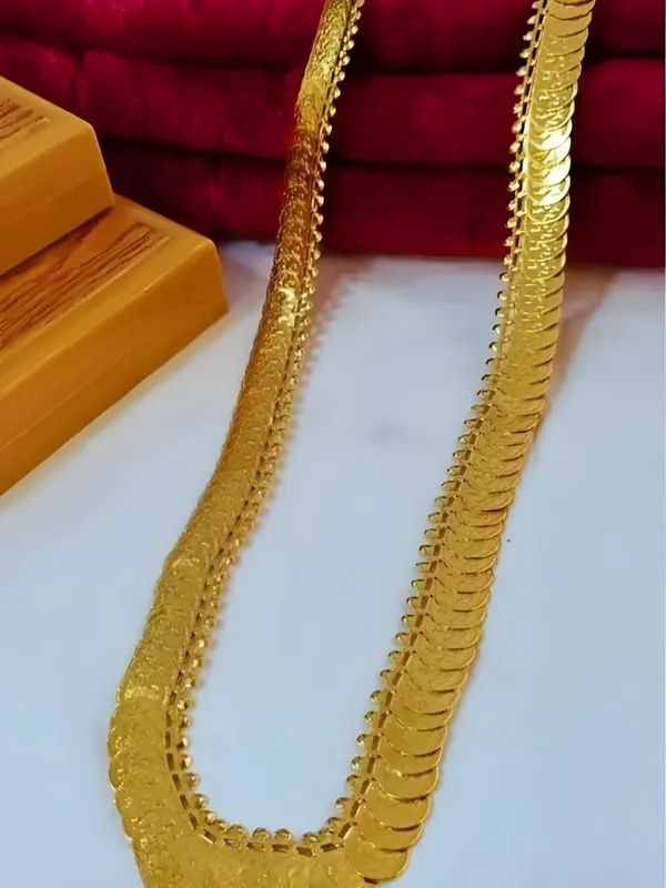 https://cdn-image.blitzshopdeck.in/ShopdeckCatalogue/tr:f-webp,w-600,fo-auto/6415958f1a426000122ef29a/media/AARNA_DIVINE_GOLD-PLATED_TEMPLE_NECKLACE_SET_7LFRD74YDH_2024-02-16_1.jpg__Aarna Jewel